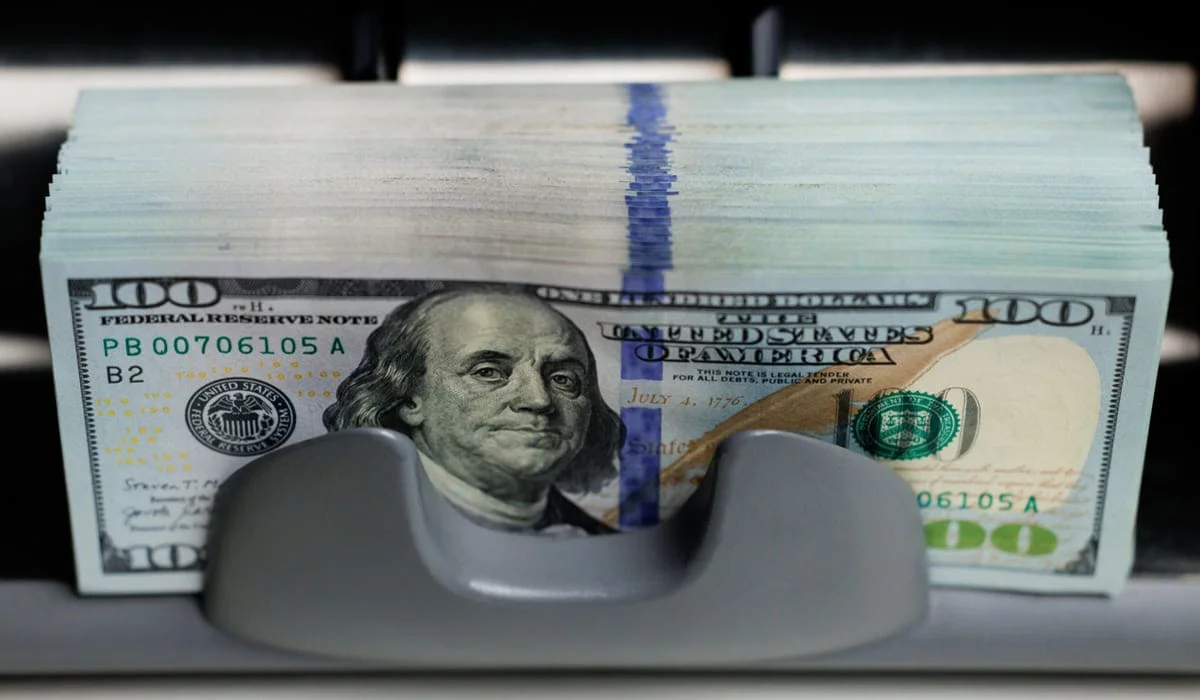 Нацбанк озвучил объем продаж валюты из Нацфонда на апрель