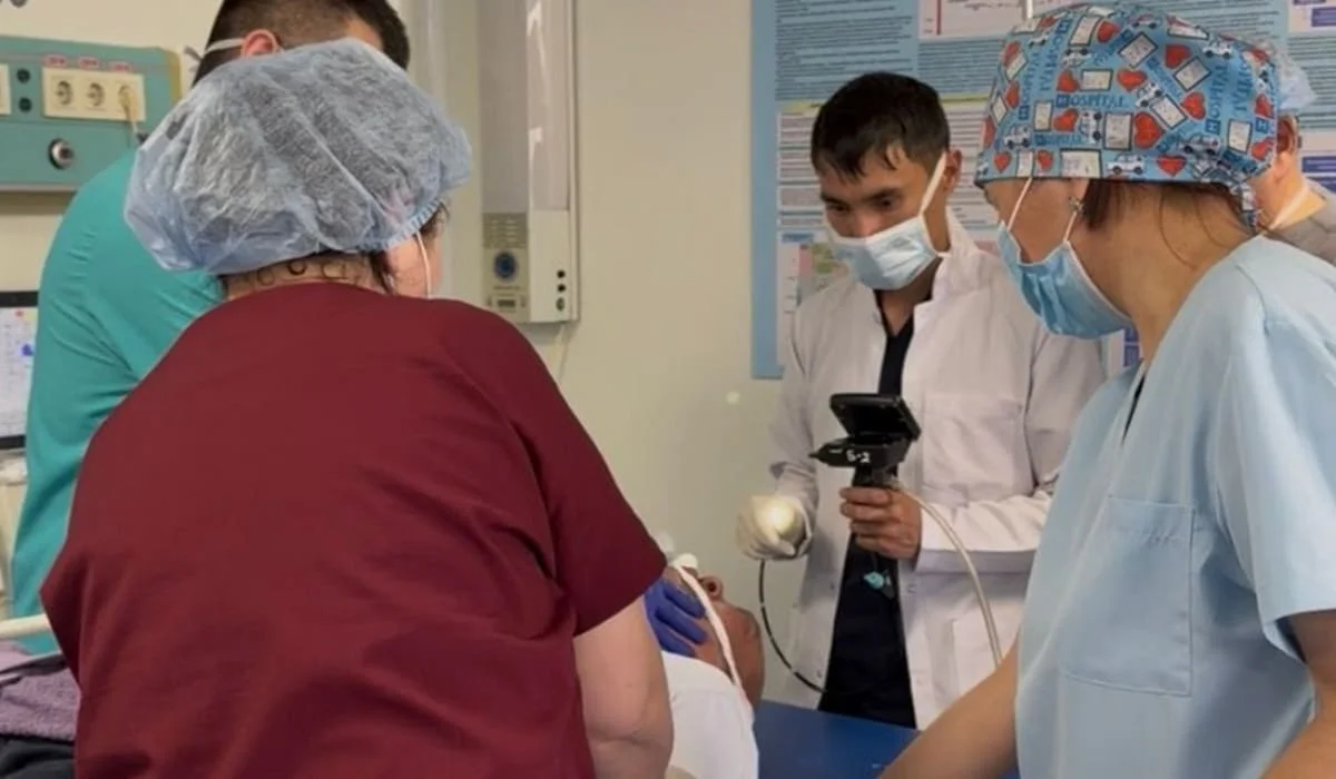 Конфета едва не убила мужчину в Шымкенте