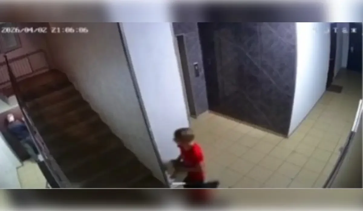 Бросал об стену: школьник жестоко издевался над кошкой в многоэтажке в Алматы (ВИДЕО)