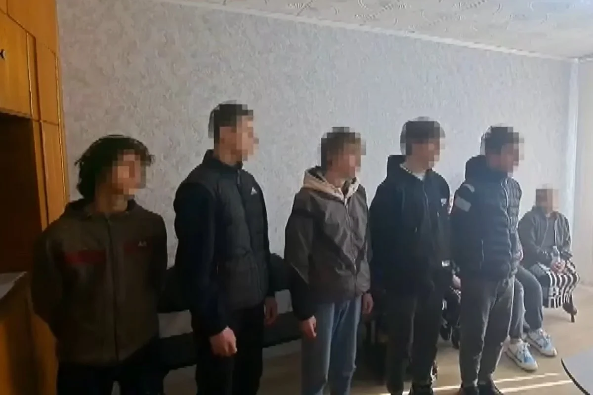 Подростки издевались и избивали пенсионера в его квартире в Темиртау: суд вынес приговор