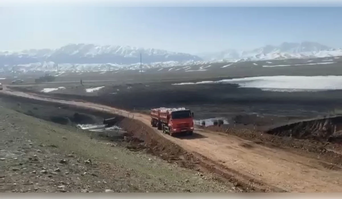 Восстановлено движение на поврежденном участке трассы в Алматинской области