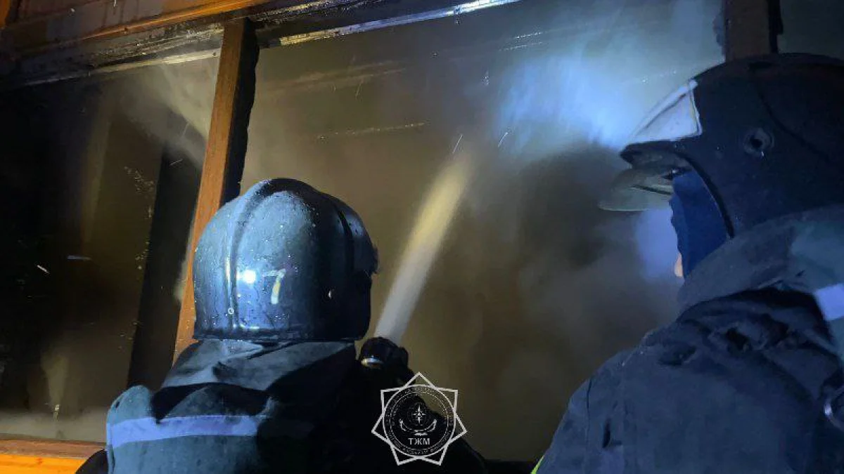 Крупный завод загорелся в Талдыкоргане (ВИДЕО)