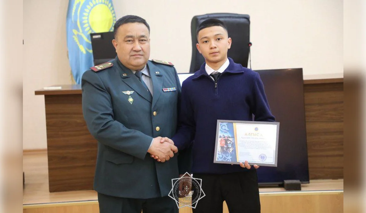Студента наградили за спасение пропавшего подростка в Карагандинской области