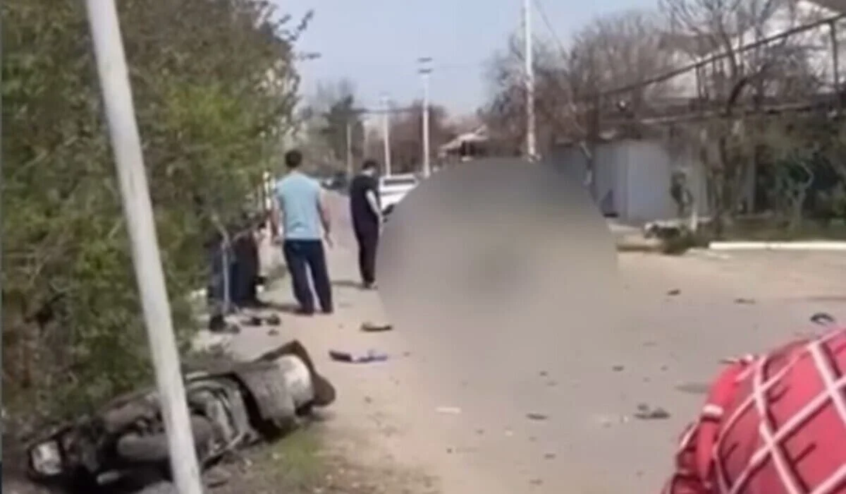 Смертельное ДТП близ Алматы: погиб водитель мопеда (ВИДЕО)