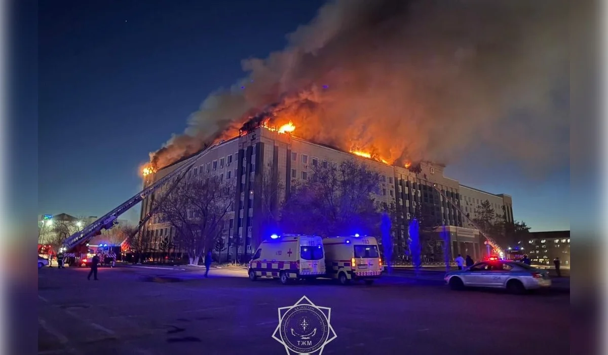 Названа предварительная причина пожара в здании акимата Актюбинской области