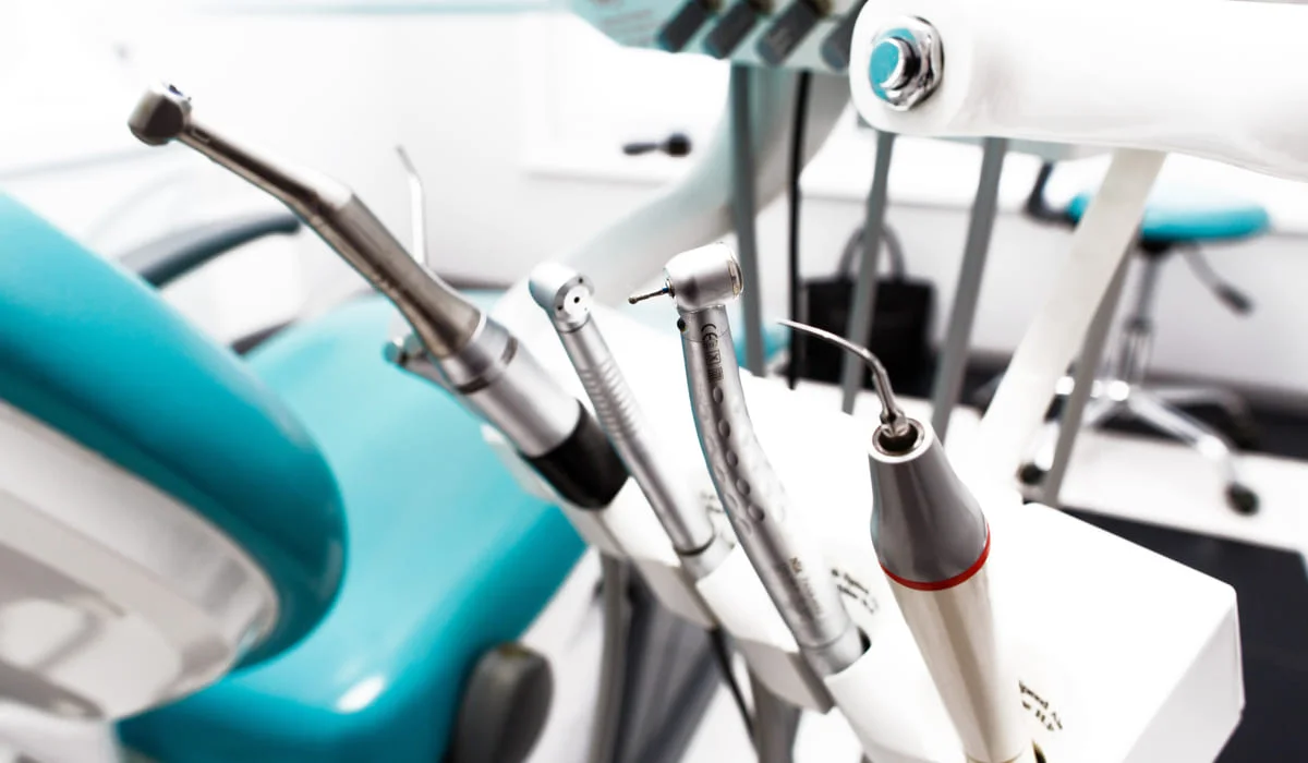 Стоматология отказалась от гарантии: казахстанке дважды некачественно поставили пломбу