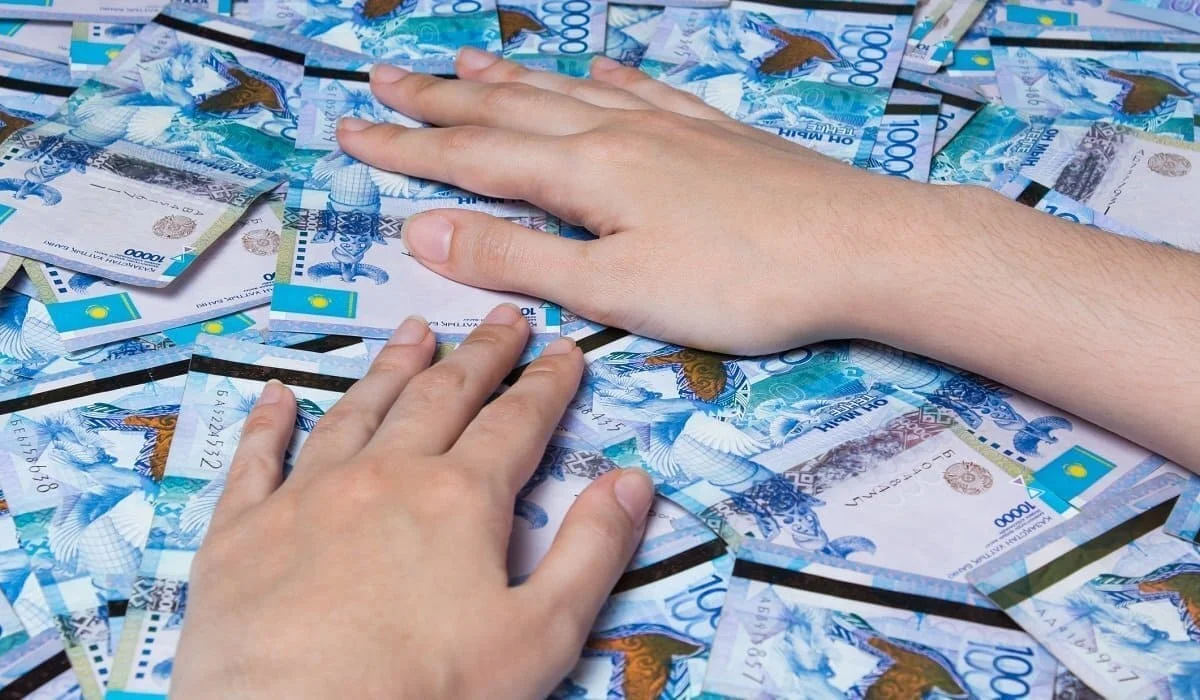 Историями о смерти матери и болезни ребёнка астанчанка выманила у коллег больше 2 млн тенге