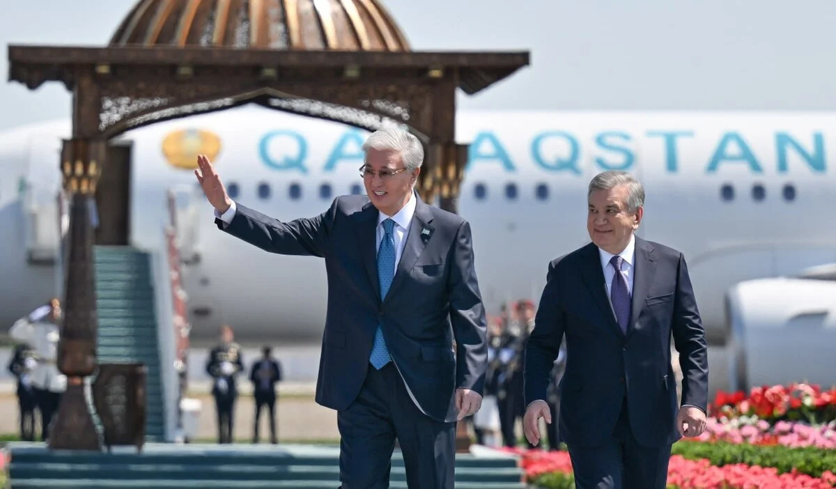 Касым-Жомарт Токаев прибыл с рабочим визитом в Узбекистан (ФОТО)