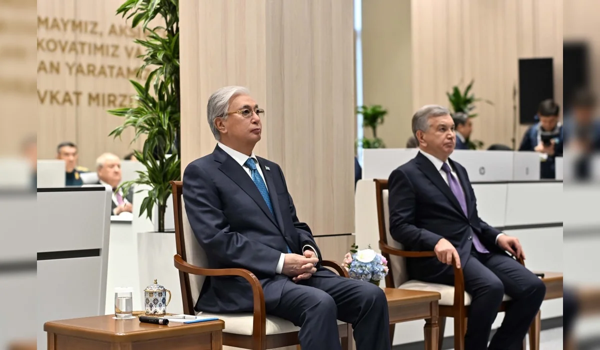 Токаев и Мирзиёев посетили Ситуационный центр в Бухаре