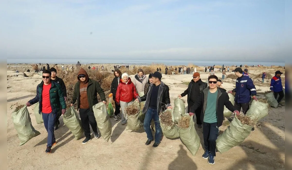 1800 тонн мусора убрали жители Мангистауской области в рамках «Таза Қазақстан»