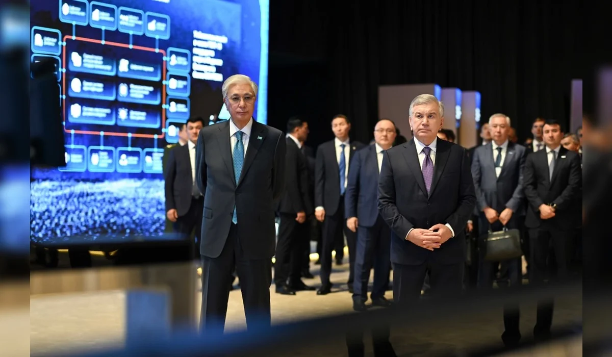 Токаев и Мирзиёев посетили AI-хакатон в Бухаре