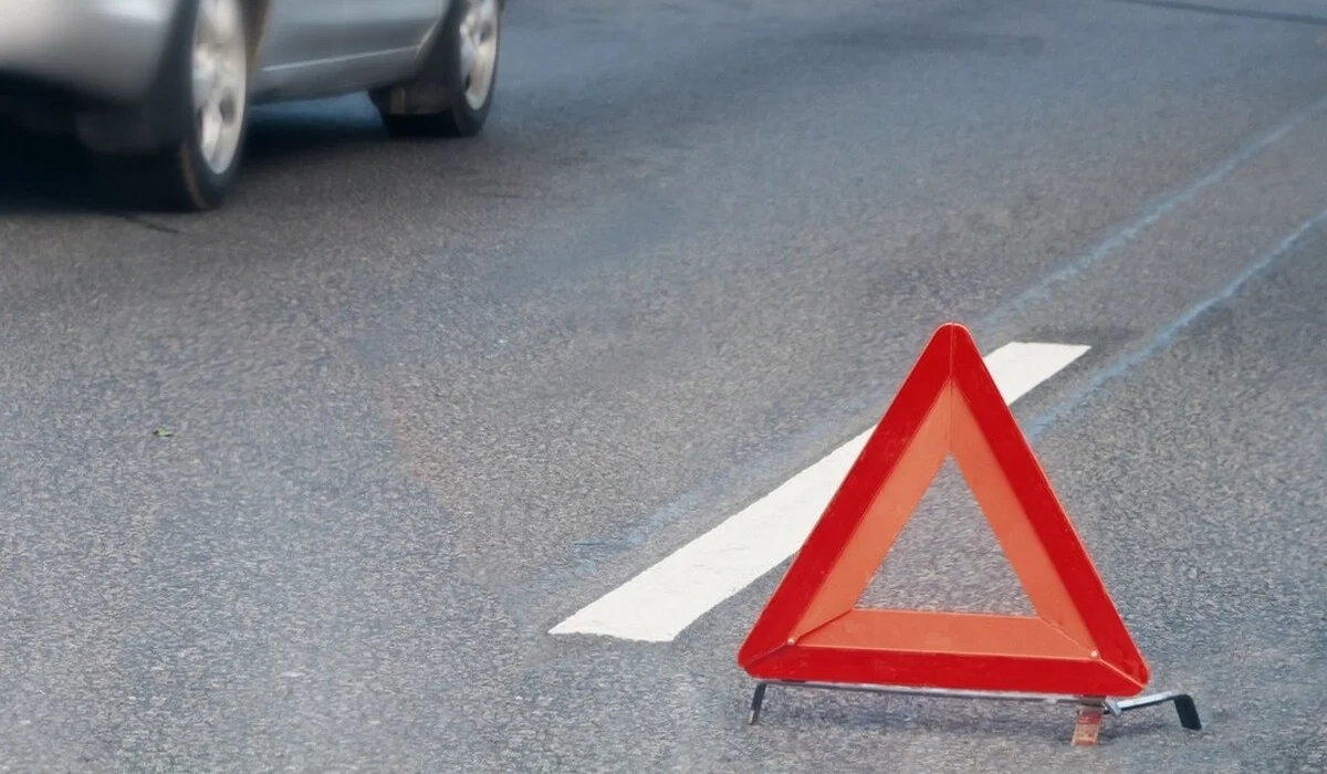 Автомобиль перевернулся на трассе Актау - Жетыбай