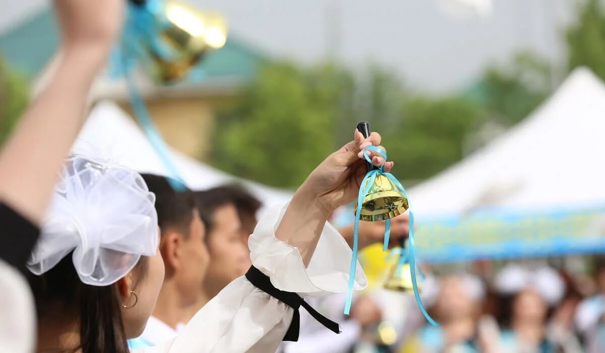 Школьные выпускные в Казахстане: в Минпросвещения предупредили родителей