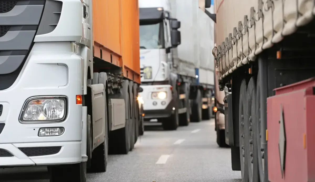 Очереди на границе сократят с помощью электронной системы в Казахстане