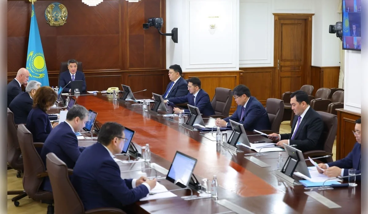 «Пора прекратить пустые разговоры»: Бектенов поручил кабмину сосредоточиться на реальных делах