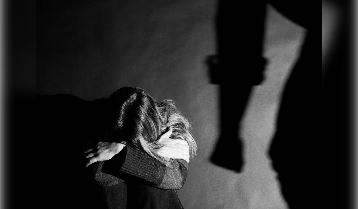 Душил, бил и окунал в снег: житель Актобе жестоко избил девушку и избежал тюрьмы