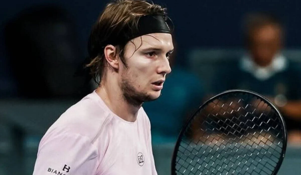 Бублик сенсационно вылетел в первом круге турнира ATP-500 в Мюнхене