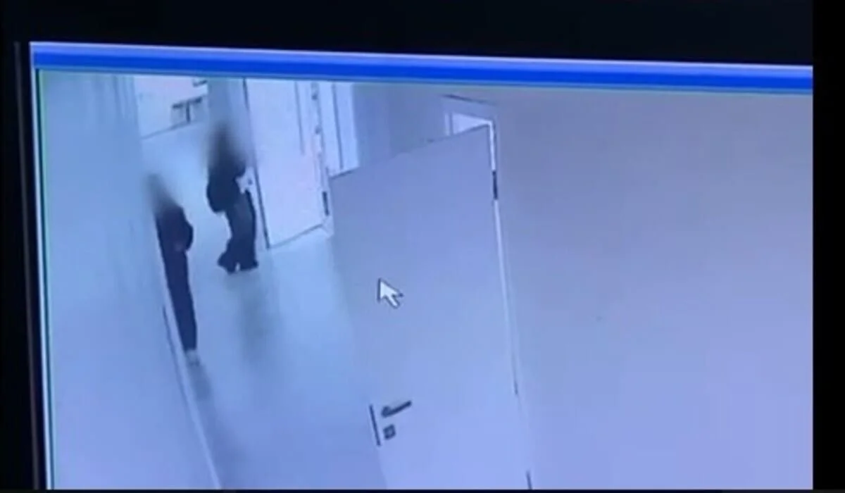 Девочки распылили газовый баллончик в школе в Астане (ВИДЕО)