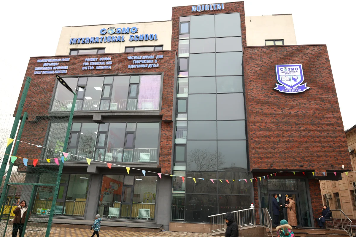 Месяцами без зарплат: «AMANAT» помог педагогам Алматы добиться выплат