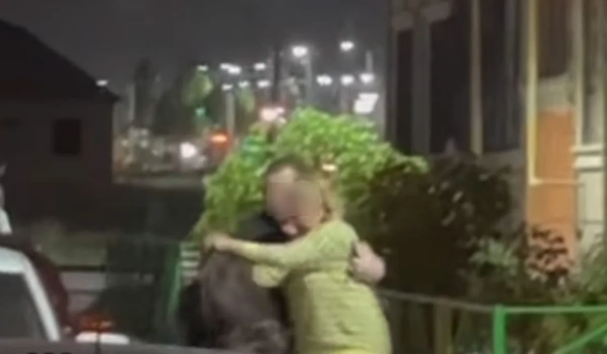 «Я – беременна!»: женщина избила девушку у многоэтажки в Шымкенте (ВИДЕО)