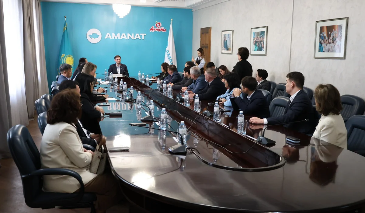 Александр Данилов провел встречу с руководителями ППО в Алматы