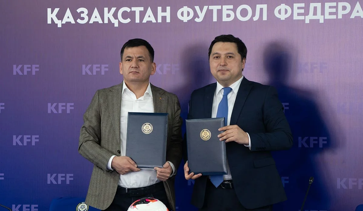 «Читающий спортсмен»: казахстанских футболистов вовлекут в проект по развитию культуры чтения