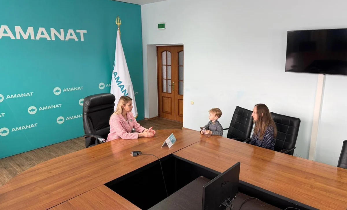 Благодаря содействию партии «AMANAT» мальчику из Петропавловска установили необходимое медицинское устройство