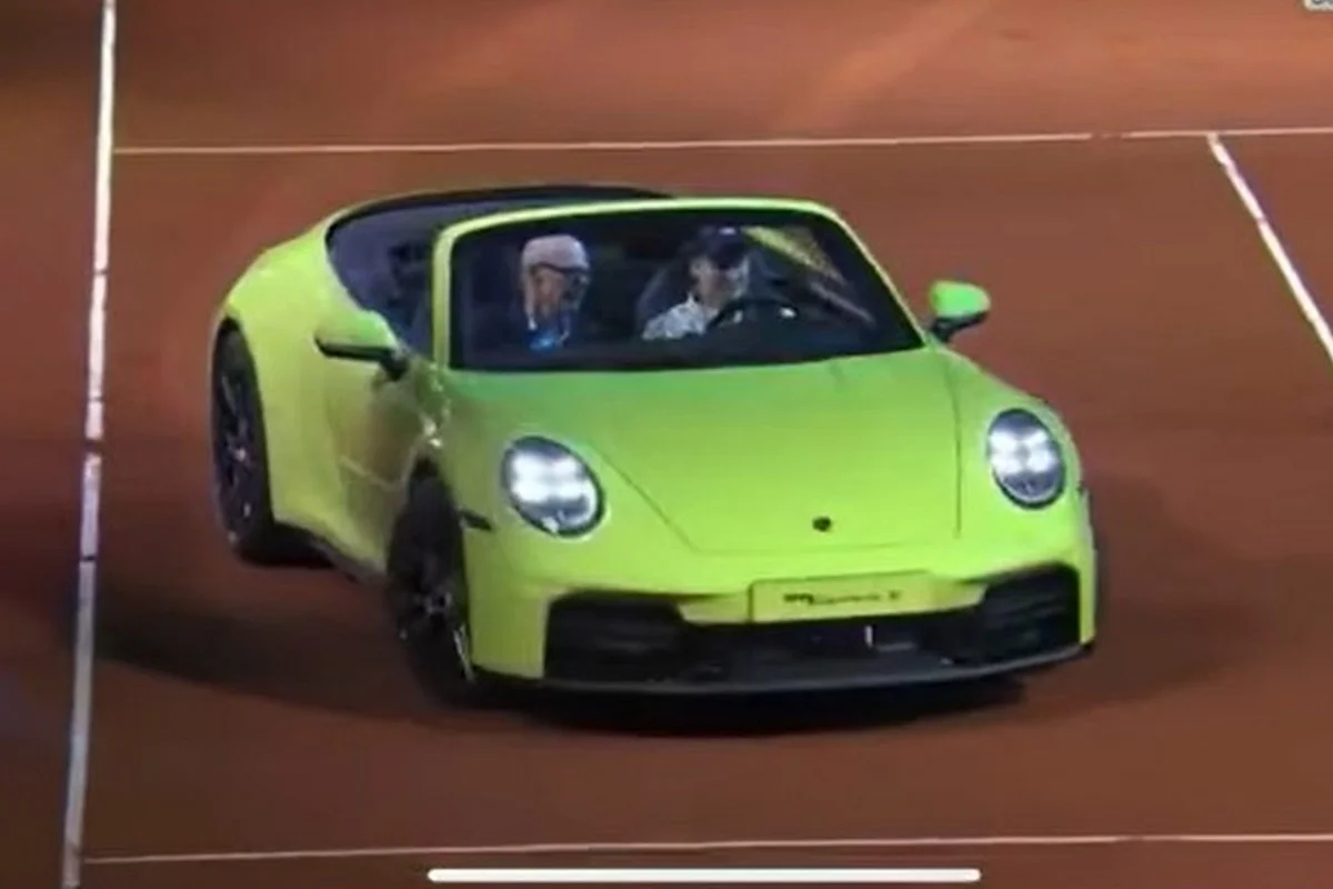 Porsche Carrera и 160 тысяч евро получила Рыбакина за победу в Штутгарте