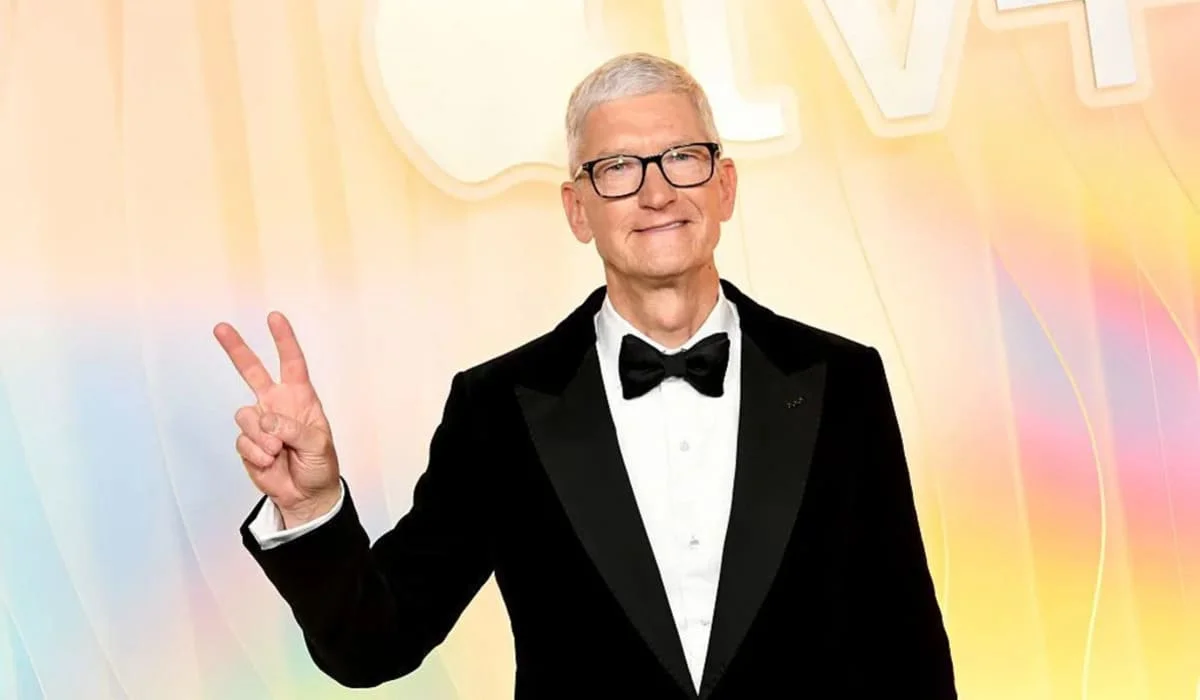 Тим Кук уходит с поста гендиректора Apple