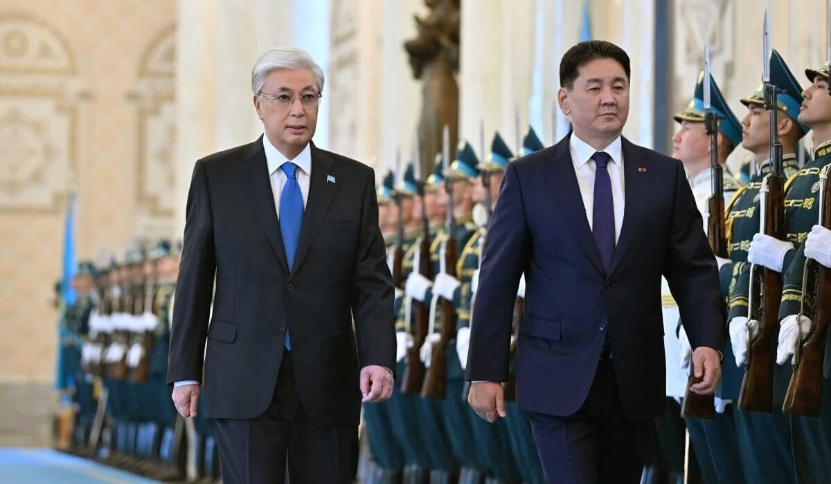 Президента Монголии торжественно встретили в Акорде (ФОТО, ВИДЕО)