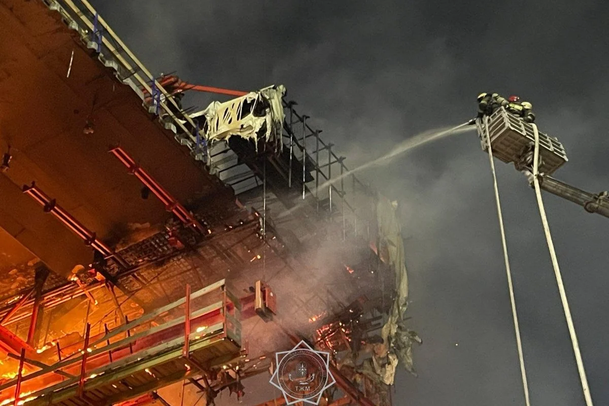 В третий раз с начала года случился пожар на строящемся мосту в Павлодаре (ВИДЕО)