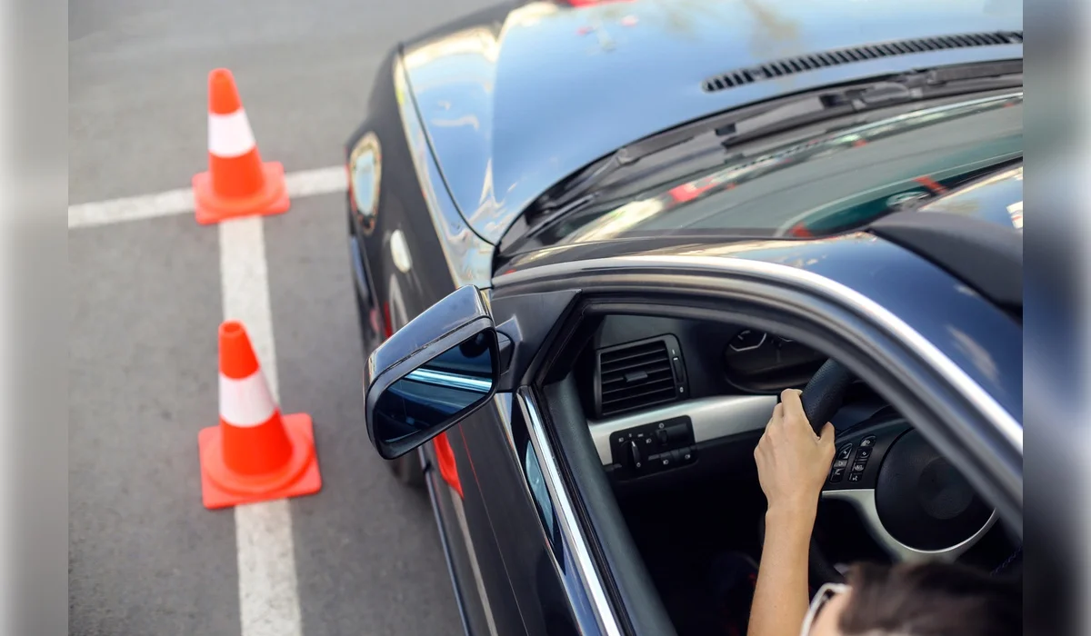 Неисправные машины и отсутствие знаков: в Казахстане приостановили подготовку сотен учебных групп автошкол