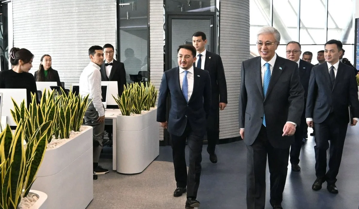 Токаев посетил центр искусственного интеллекта Alem.ai