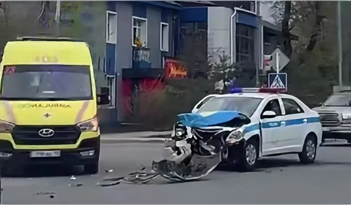 Два человека пострадали в ДТП с полицейской машиной в Костанае (ВИДЕО)