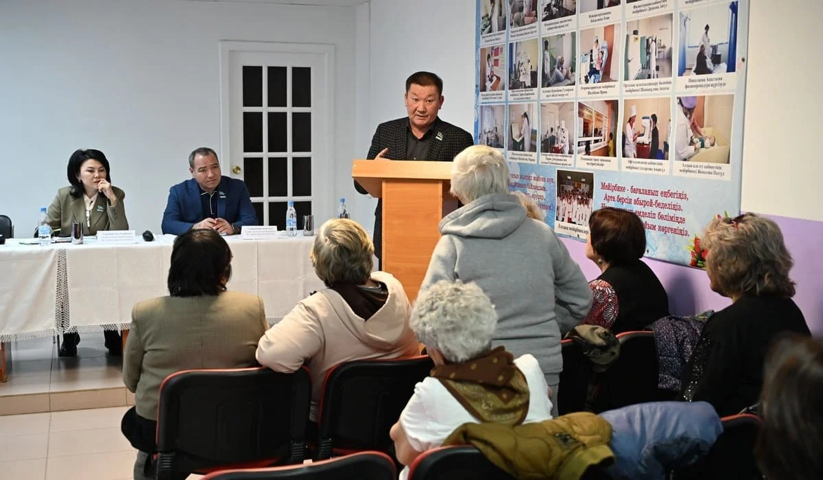 Как решаются проблемы дворов и улиц в Актобе: отчет депутатов от «AMANAT»