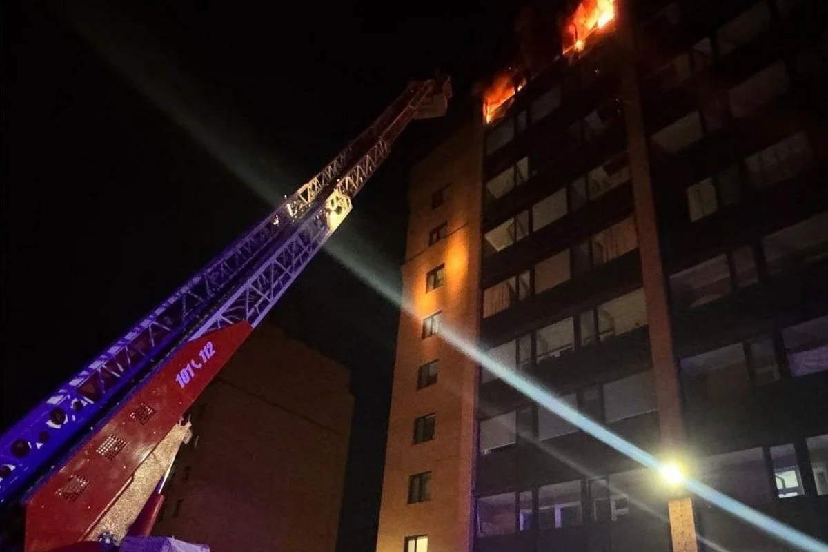 Пожар на 9 этаже ликвидировали в Петропавловске: эвакуировали 117 человек