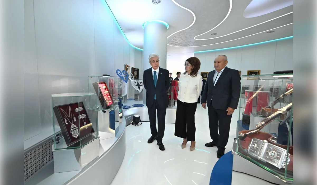 Токаев посетил офис Фонда развития креативных индустрий