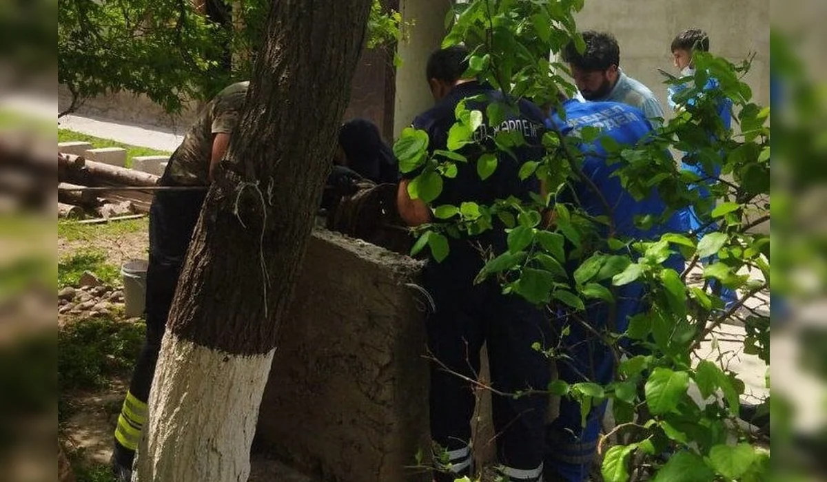 Двухлетняя девочка упала в 24-метровый колодец в Шымкенте