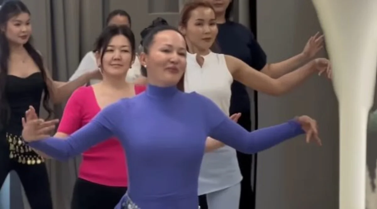 Камшат Жолдыбаева начала обучать девушек танцам после паузы в карьере (ВИДЕО)