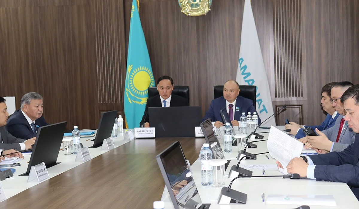 «AMANAT»: в Таразе рассмотрели меры по противодействию коррупции и ход реализации Предвыборной программы