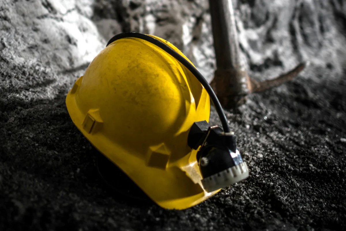 Обрушение горной массы на шахте в области Абай: один человек погиб, второй в больнице