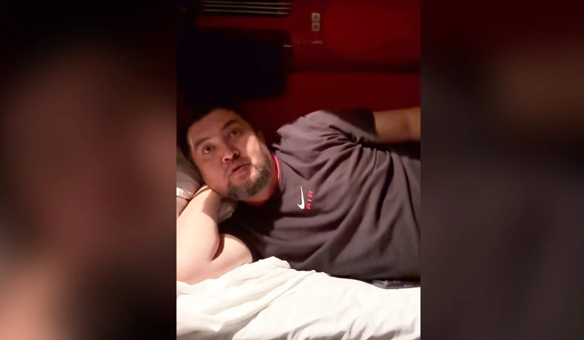 Известный КВНщик приставал к женщине с ребенком в поезде Кызылорда - Павлодар