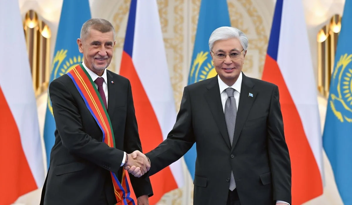 Токаев наградил Бабиша орденом «Достық» І степени