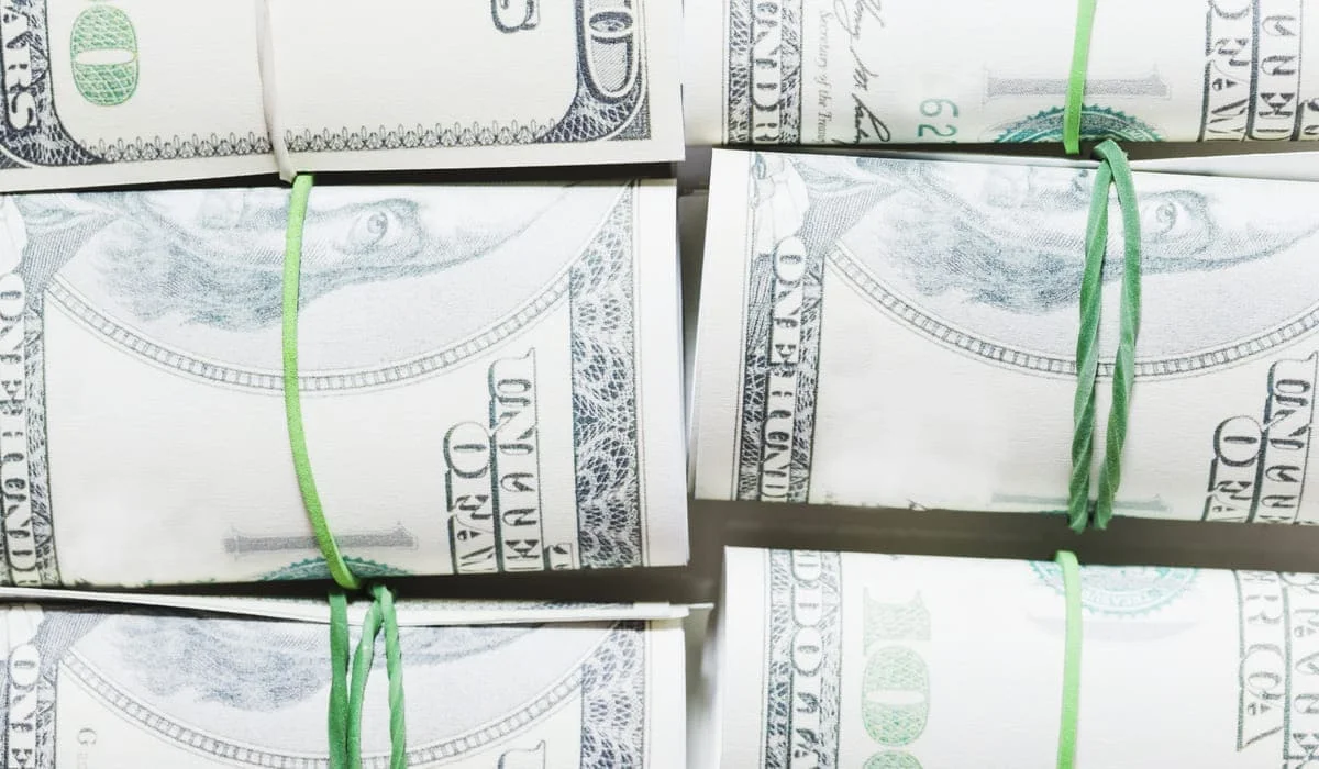 Доллар укрепился на KASE по итогам дневных торгов