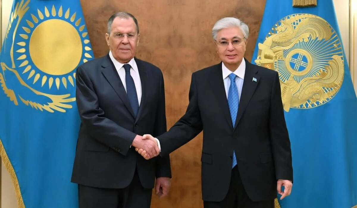 Токаев принял министра иностранных дел России