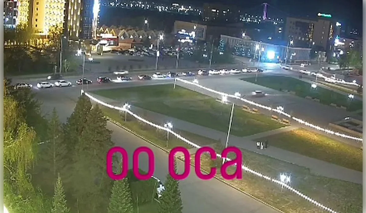Пьяный водитель въехал в здание библиотеки имени Абая в Семее