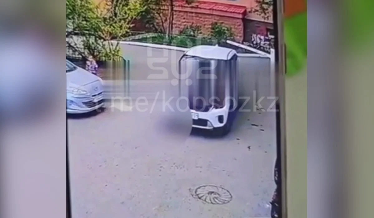 Ребенка насмерть сбили в столичном дворе (ВИДЕО)