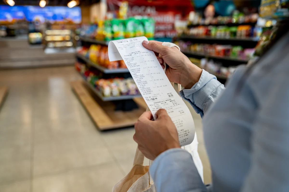 Инфляция в Казахстане за апрель: как изменились цены на продукты, товары и услуги