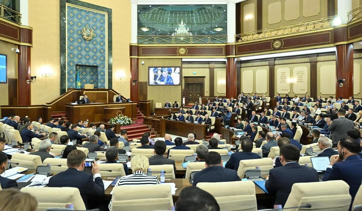 В Парламенте определили состав комиссии по конституционному закону о Курултае