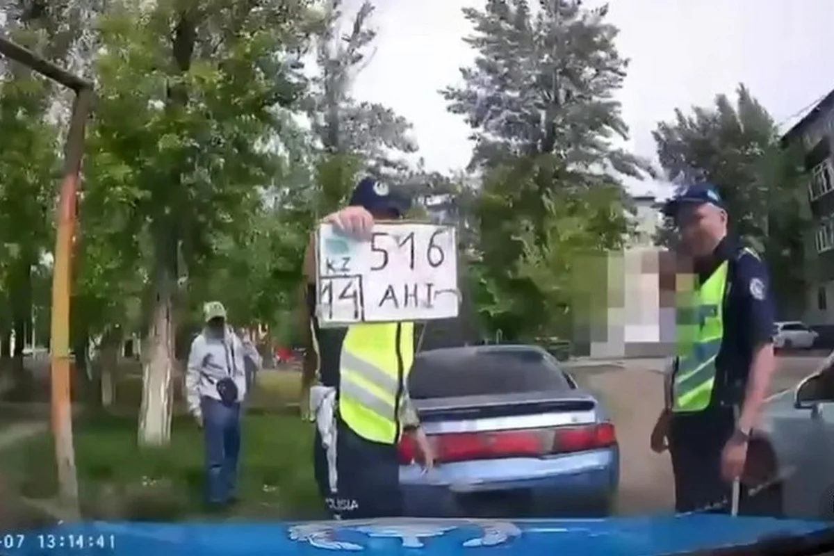 Водитель ездил с нарисованным на картоне госномером в Экибастузе
